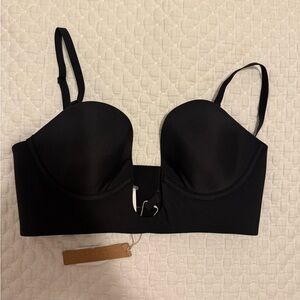 Skims deep plunge shapewear bra